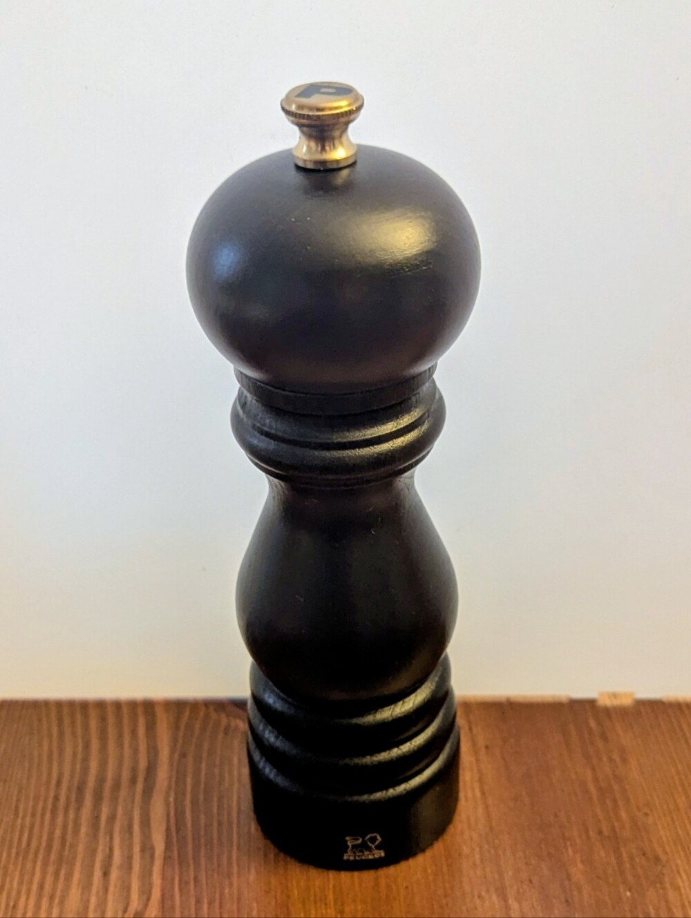 Peugeot France Pepper Mill Pepper Wooden Metal Shaker 7" x 2" x 2"